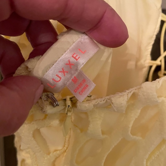 Luxel shorts romper with cotton netted long train. - Picture 6 of 7